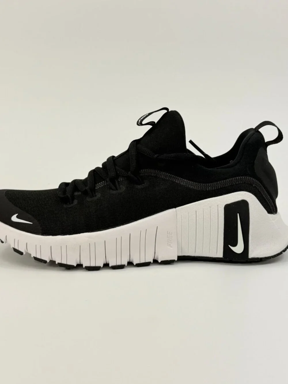 Nike Women's Free Metcon 6 'Black White' FJ7126-001 Gym size 9.5